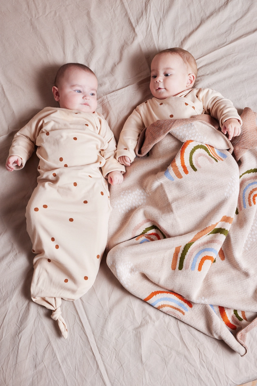 Manta Orgánica GOTS® Ecomikro - Diseño Arcoíris 80 x 100 cm - Imagen 4