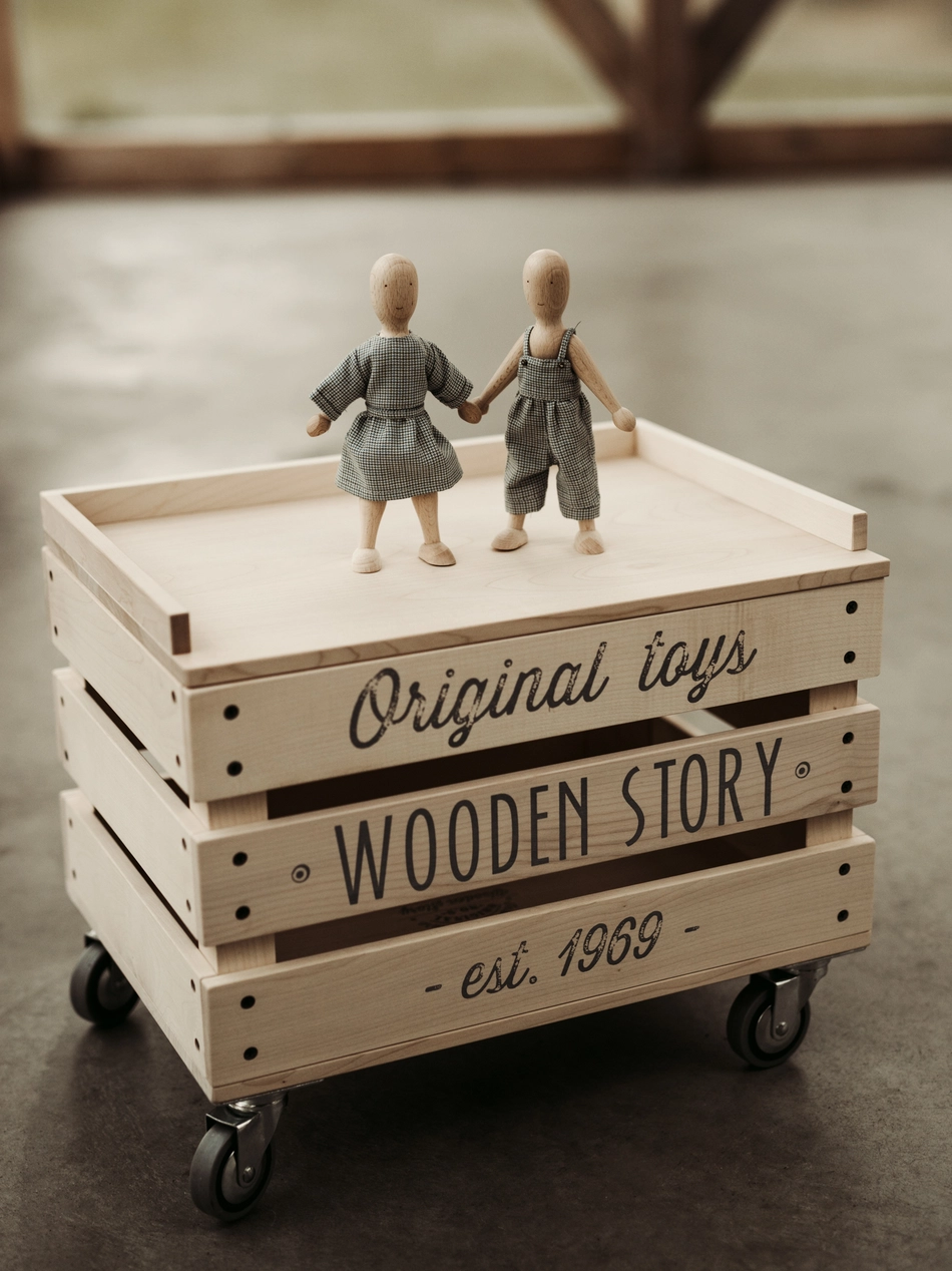 LALA – Figura de madera FSC® sin género (Wooden Story) - Imagen 5